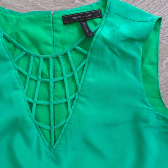 BCBGMAXAZRIA Women's Green Shirt - Picture 3 of 4